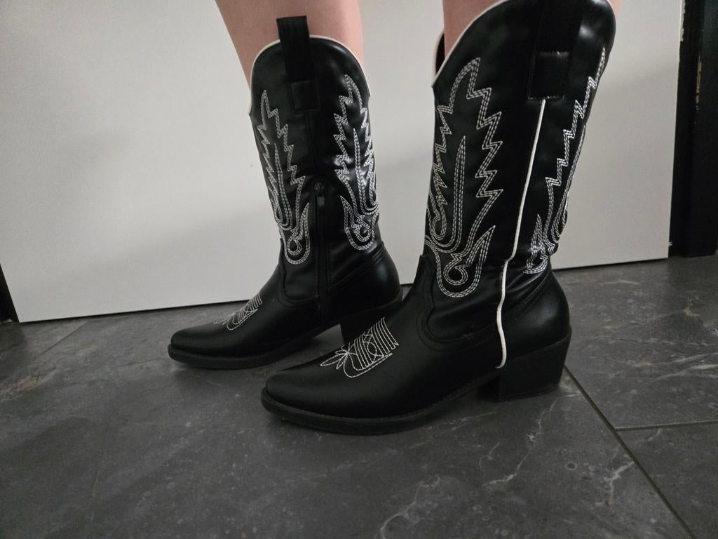 Zwart witte cowboy laarzen maat 38 zgan, Ophalen of Verzenden, Zo goed als nieuw, Zwart, Hoge laarzen
