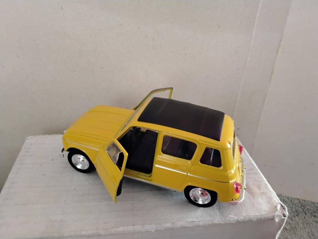 RENAULT  4         GEEL  MET ZWART DAK, Ophalen of Verzenden, Auto, Overige merken