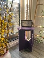 Uniek upcycled tafeltje. Japandi, funky, paars, botergeel, Huis en Inrichting, Tafels | Bijzettafels, Minder dan 55 cm, Rond, Zo goed als nieuw