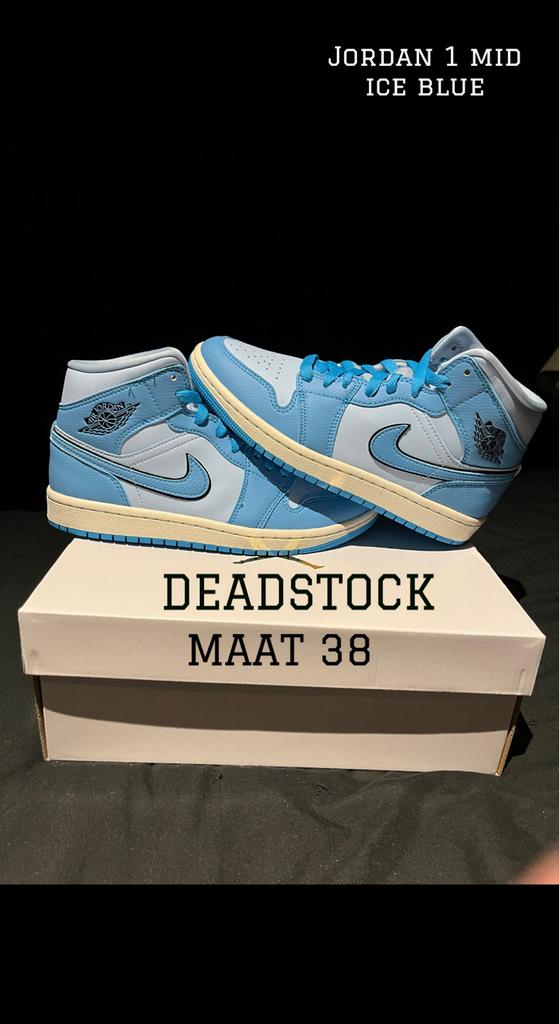 Air Jordan 1 Mid SE Ice Blue - Deadstock Maat 38, Kleding | Dames, Schoenen, Ophalen of Verzenden, Nieuw, Blauw, Sneakers of Gympen