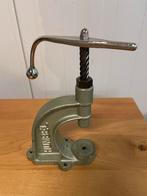 Knopen machine, Ophalen of Verzenden, Gebruikt, Knoop of Knopen