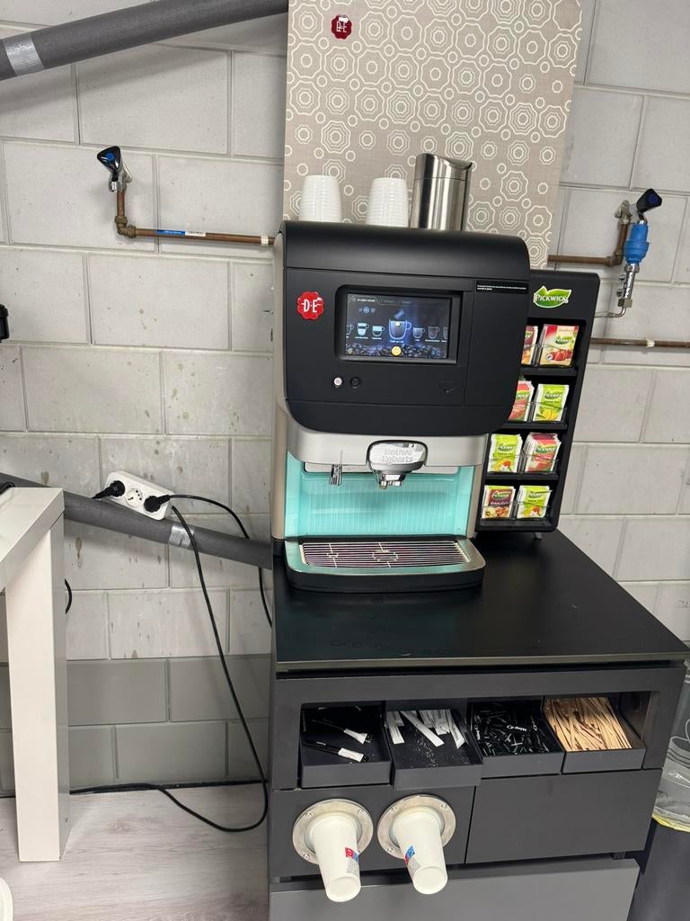 Professionele douwe egberts koffie automaat, Ophalen