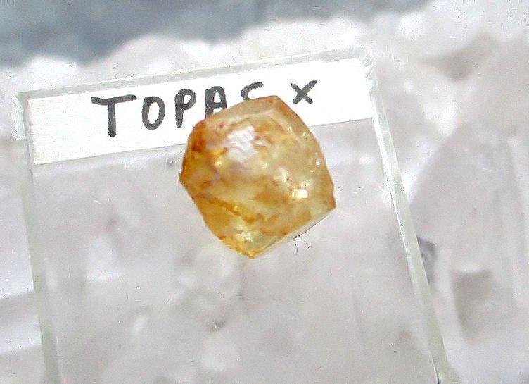 Topaas steen - Schneckenstein micromount, Ophalen of Verzenden, Mineraal