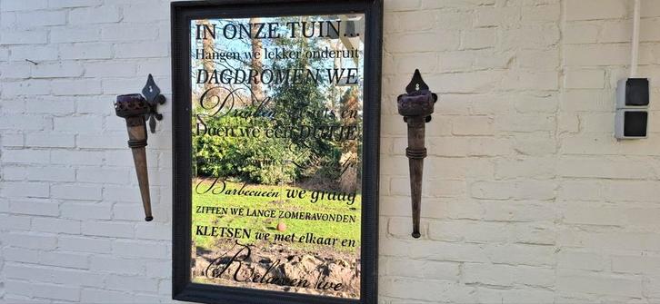 Spiegel met tekstdecoratie, Huis en Inrichting, Woonaccessoires | Spiegels, Gebruikt, 50 tot 75 cm, 100 tot 150 cm, Rechthoekig