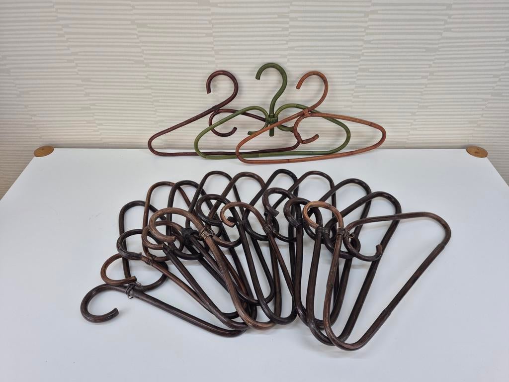Bamboe/rotan hangers. Vintage kledinghangers. 13 stuks., Ophalen of Verzenden, ., ., .