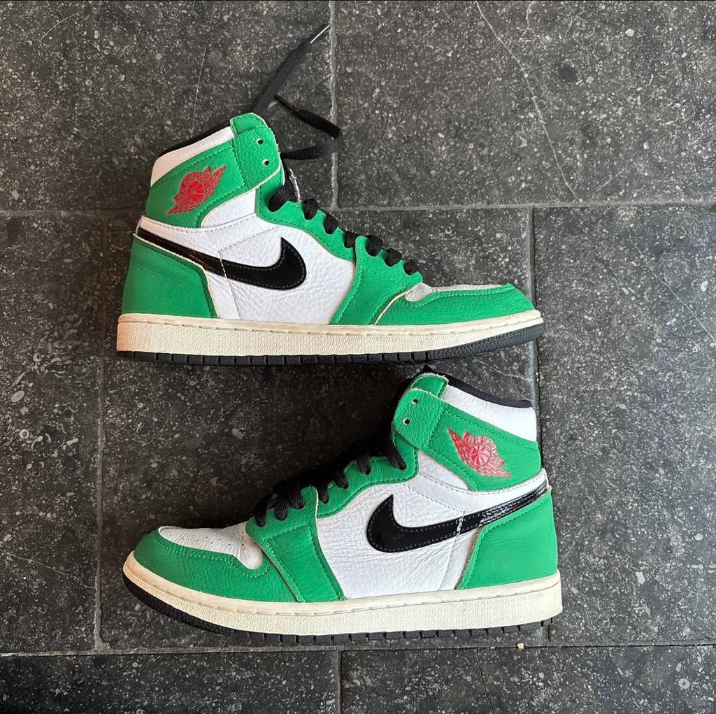 Wmns Air Jordan 1 Retro High OG ‘Lucky Green’, Ophalen of Verzenden, Groen, Sneakers of Gympen, Zo goed als nieuw