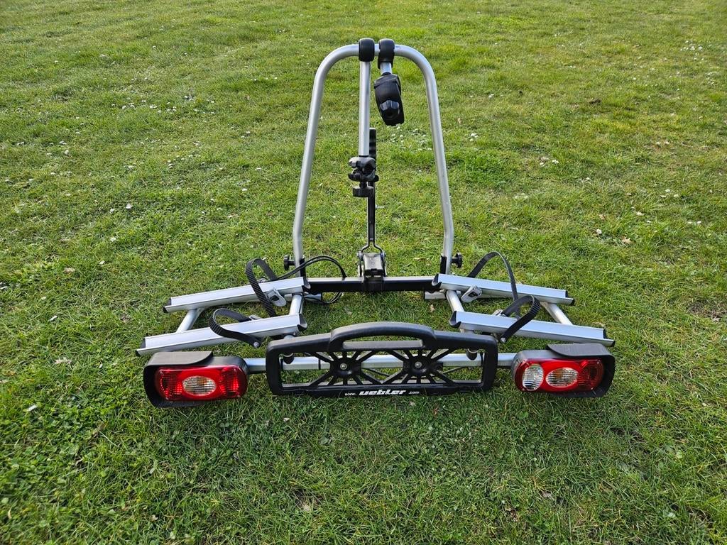 Uebler Fietsendrager voor Trekhaak - Compact en Veilig, Auto diversen, Fietsendragers, Ophalen of Verzenden, Zo goed als nieuw
