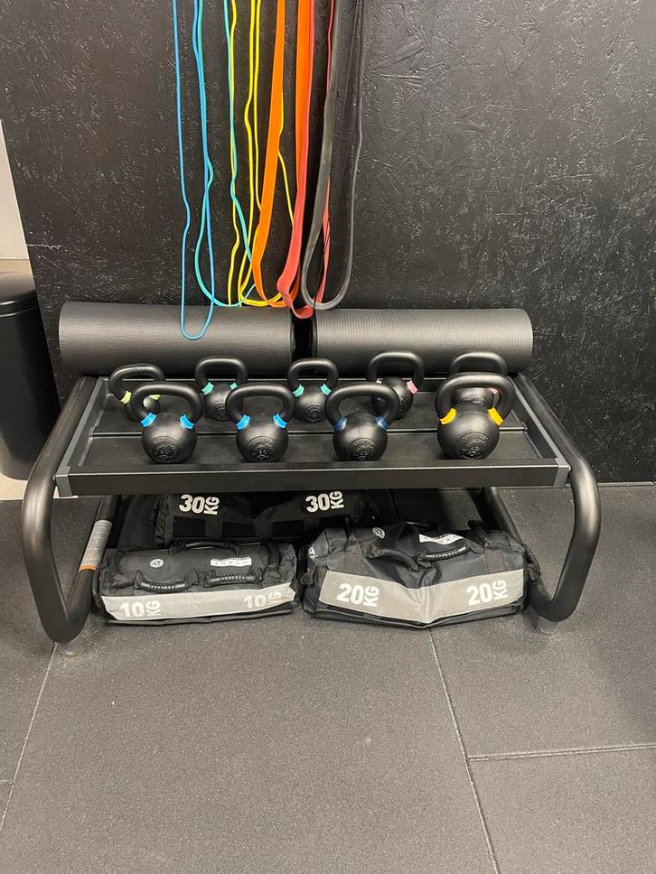 Technogym Universal Storagerack voor Kettlebells, Sport en Fitness, Fitnessmaterialen, Gebruikt, Overige typen, Ophalen