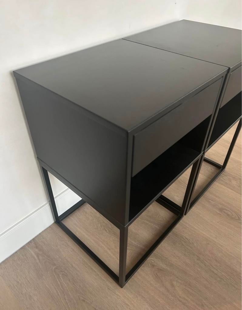 IKEA Vikhammer nachtkastjes - Set van 2, zwart, Huis en Inrichting, Slaapkamer | Nachtkastjes, Ophalen, Minder dan 45 cm, Metaal of Aluminium