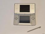 Nintendo ds lite zilver, Spelcomputers en Games, Spelcomputers | Nintendo DS, Ophalen, Gebruikt, Zilver, DS Lite
