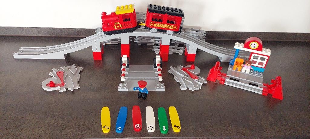 duplo trein app rood (incl brug wissels ), Kinderen en Baby's, Speelgoed | Duplo en Lego, Ophalen of Verzenden, Gebruikt, Duplo