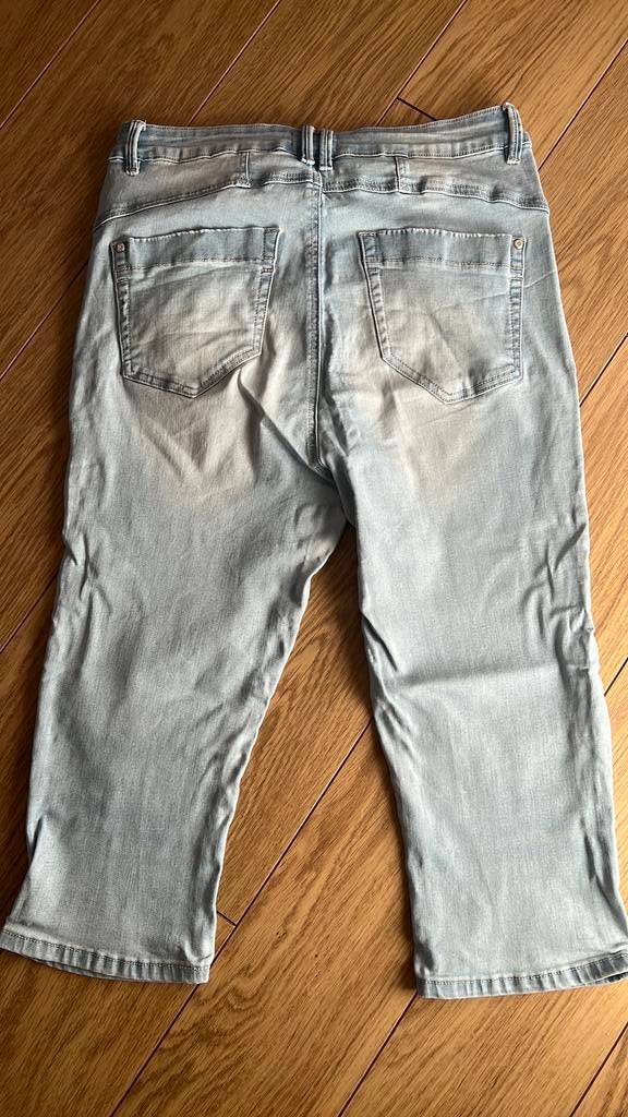 Dames capri, maat 42 licht blauw merk Norah, Blauw, Maat 42/44 (L), Ophalen of Verzenden, Driekwart