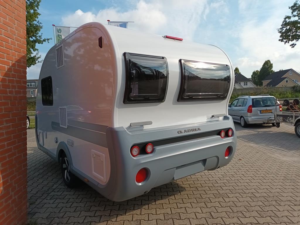 Adria Action 391 LH, Caravans en Kamperen, Caravans, Tot en met 2, Bedrijf, Treinzit, Adria
