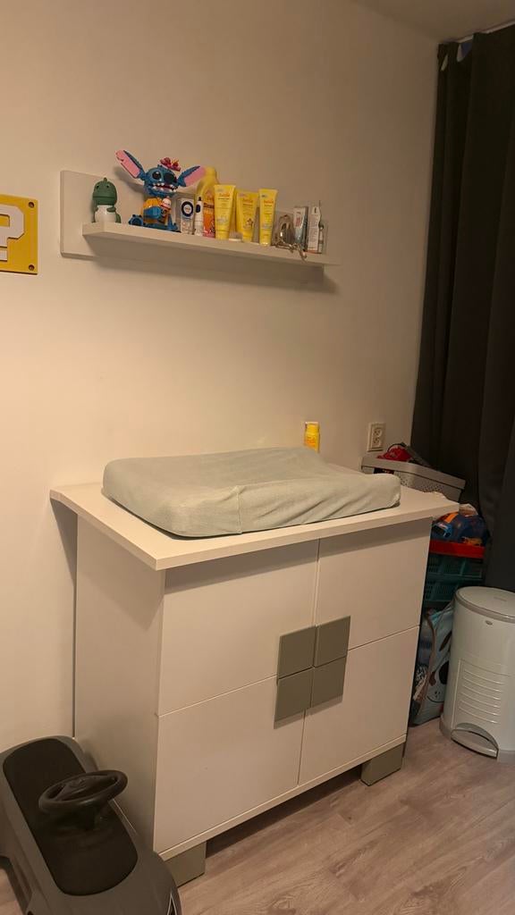 Kinderkamer set met commode, bedje, kast en plank, Kinderen en Baby's, Kinderkamer | Commodes en Kasten, Ophalen, Gebruikt, 50 tot 70 cm