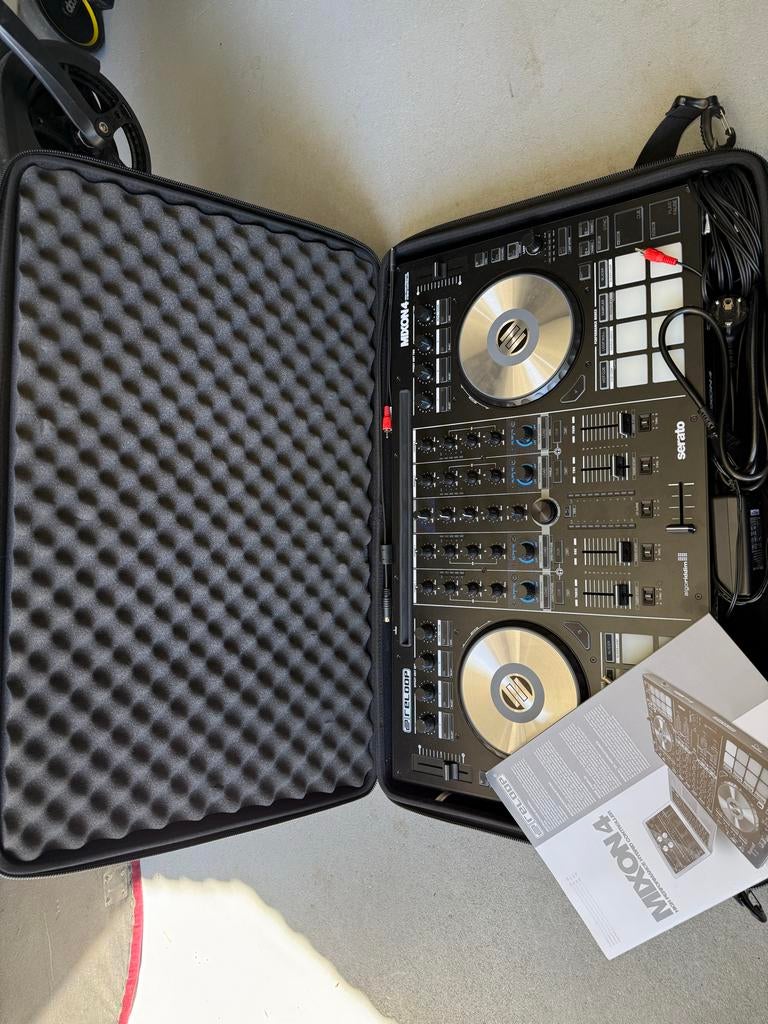 Reloop Mixon 4 DJ Controller met Serato en Rekordbox, Ophalen, Zo goed als nieuw, Dj-set, Reloop