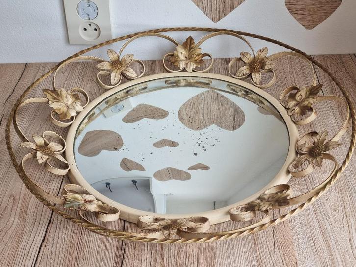 Prachtige Vintage Metalen Convex Spiegel Hollywood Regency, Antiek en Kunst, Antiek | Spiegels, 50 tot 100 cm, Minder dan 100 cm