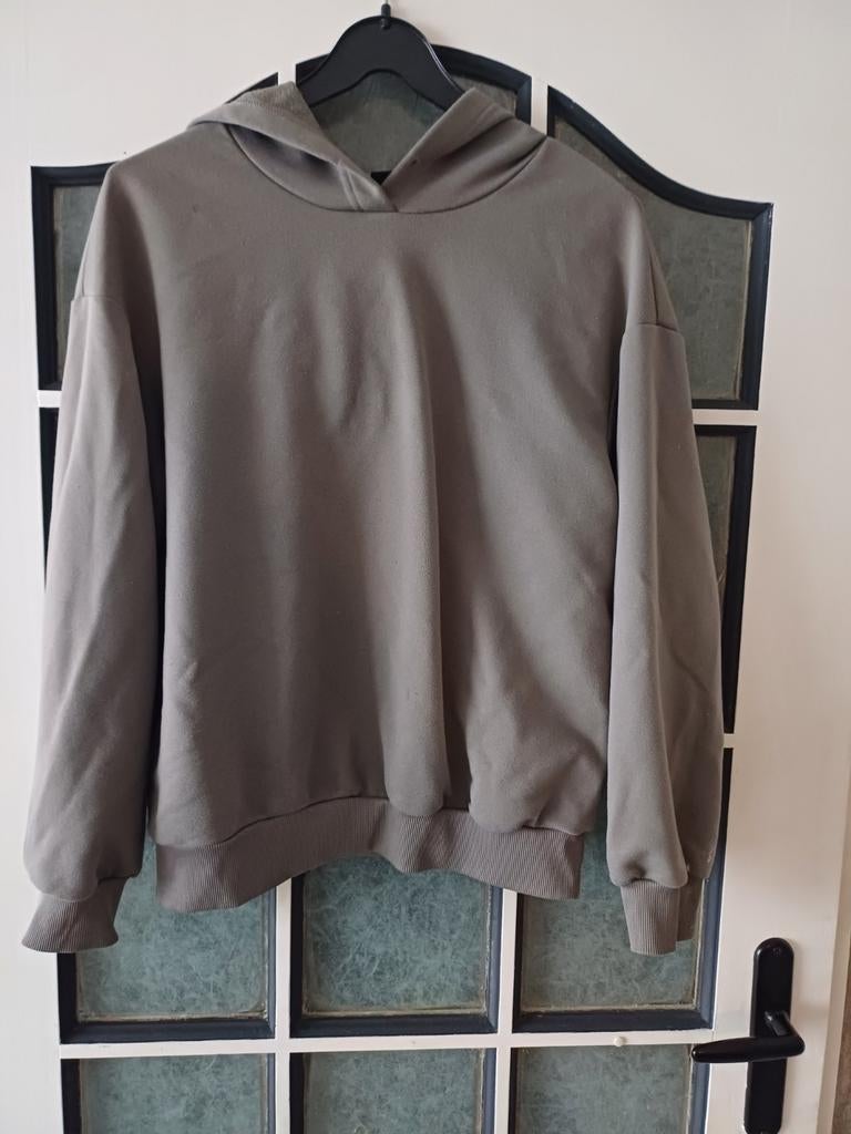 Legergroen / Khaki hoodie met zwart spin opdruk, maat S, Ophalen of Verzenden, Zo goed als nieuw, Maat 36 (S), Groen
