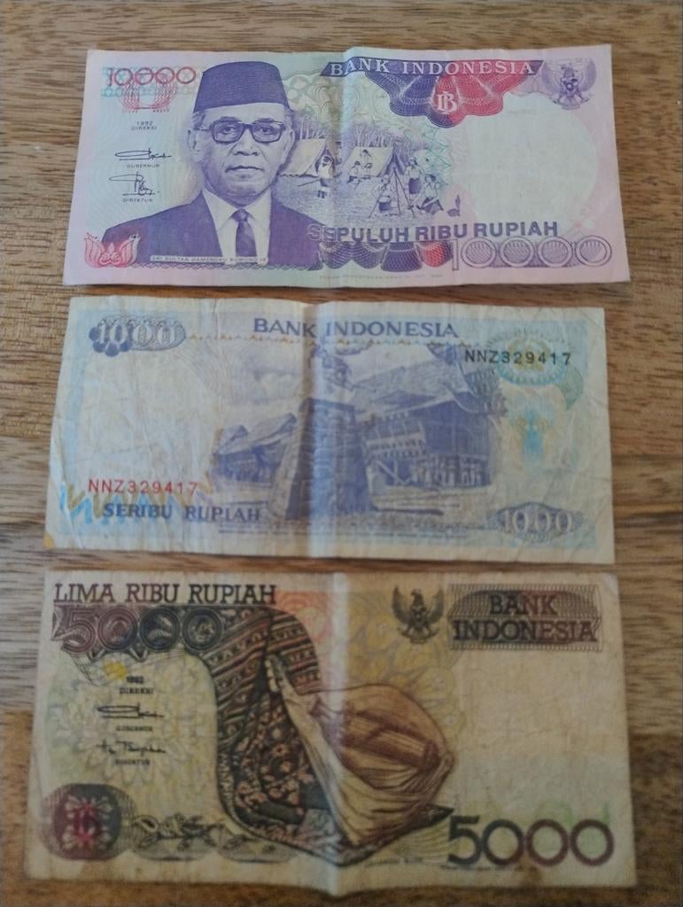 Setje Indonesisch briefgeld - 1000, 5000, 10000 Rupiah, Postzegels en Munten, Bankbiljetten | Azië, Ophalen of Verzenden, Zuidoost-Azië