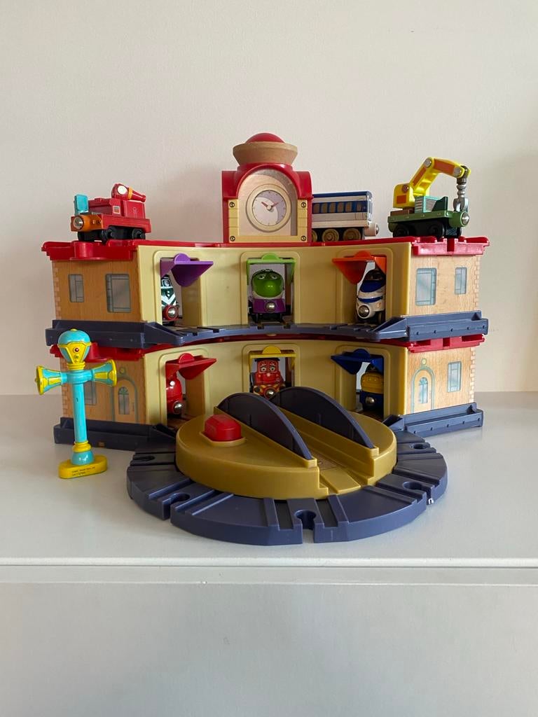 Chuggington Treinstation met 10 Treintjes, Ophalen of Verzenden, Zo goed als nieuw