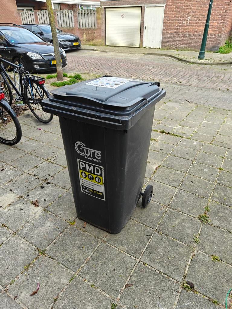 Twee grijze kliko's 240L, Ophalen, Kunststof, Gebruikt, 40 liter of meer