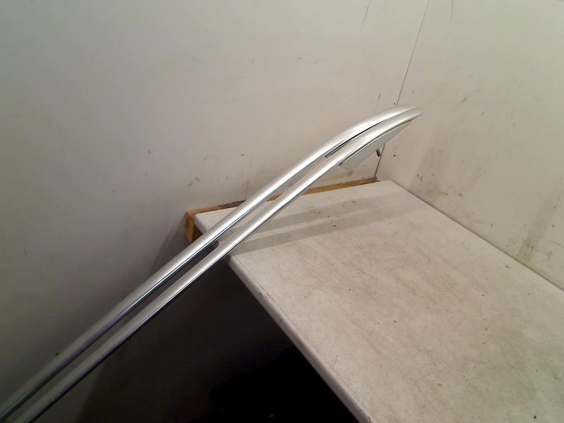 Dakdrager Set dakrailing L en R chrome Touran (1T1/T2) 2010, Gebruikt, Volkswagen, Volkswagen AG, Kundenbetreuung@volkswagen.de