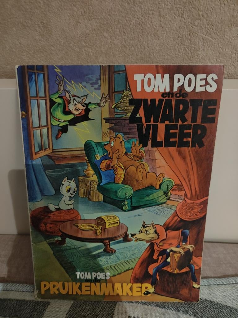 Tom Poes en de Zwarte Vleer / Pruikenmaker stripboek, Eén stripboek, Ophalen of Verzenden, Gelezen, Marten Toonder