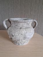 Grote cement verweerde pot met oren, sober en stoer., Ophalen of Verzenden, Zo goed als nieuw