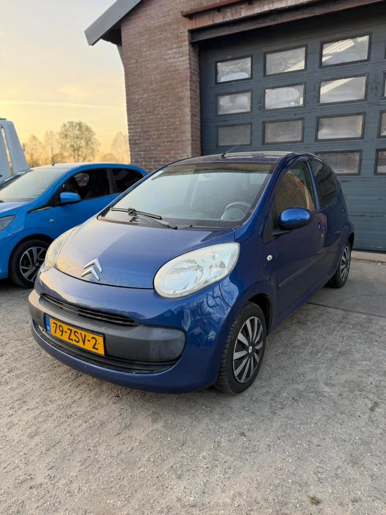 1xCitroën C1 2007 1xPeugeot 107 2009, Voorwielaandrijving, C1, 68 pk, Bedrijf
