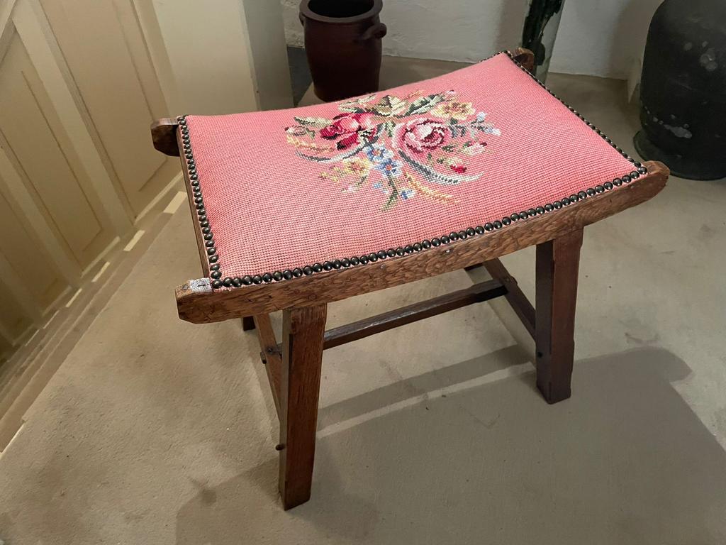 Voetenbankje, Ophalen, Minder dan 50 cm, Gebruikt, 50 tot 75 cm