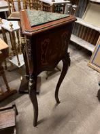 Antieke bijzettafel, Ophalen