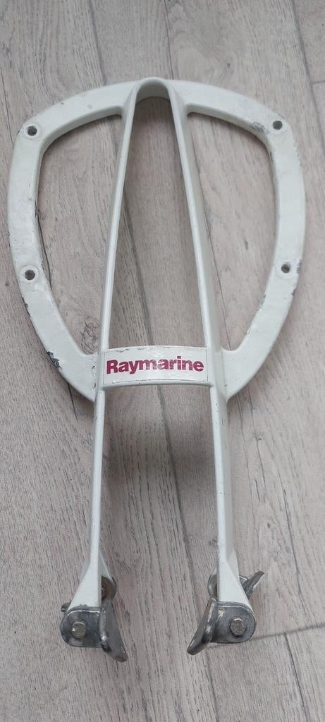 Raymarine radardome mast houder , Geschikt (Radardome 2kw/4k, Ophalen of Verzenden, Zo goed als nieuw, Radar