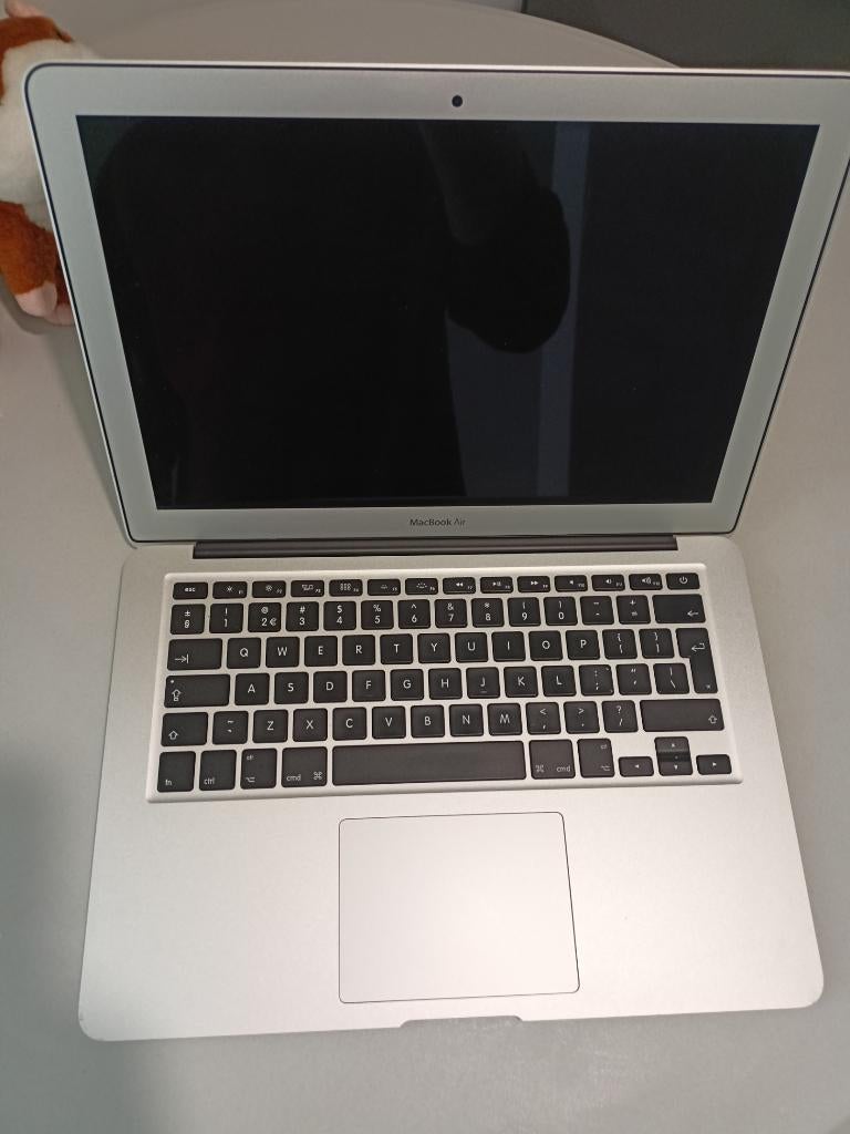 MacBook Air 13” werkend goedkoop zonder oplader, Ophalen of Verzenden, 13 inch, MacBook Air, Minder dan 2 Ghz