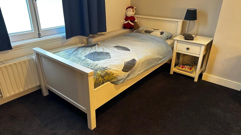 Mooi stevig één persoons bed., Huis en Inrichting, Slaapkamer | Bedden, Ophalen, Gebruikt, 90 cm, Eenpersoons