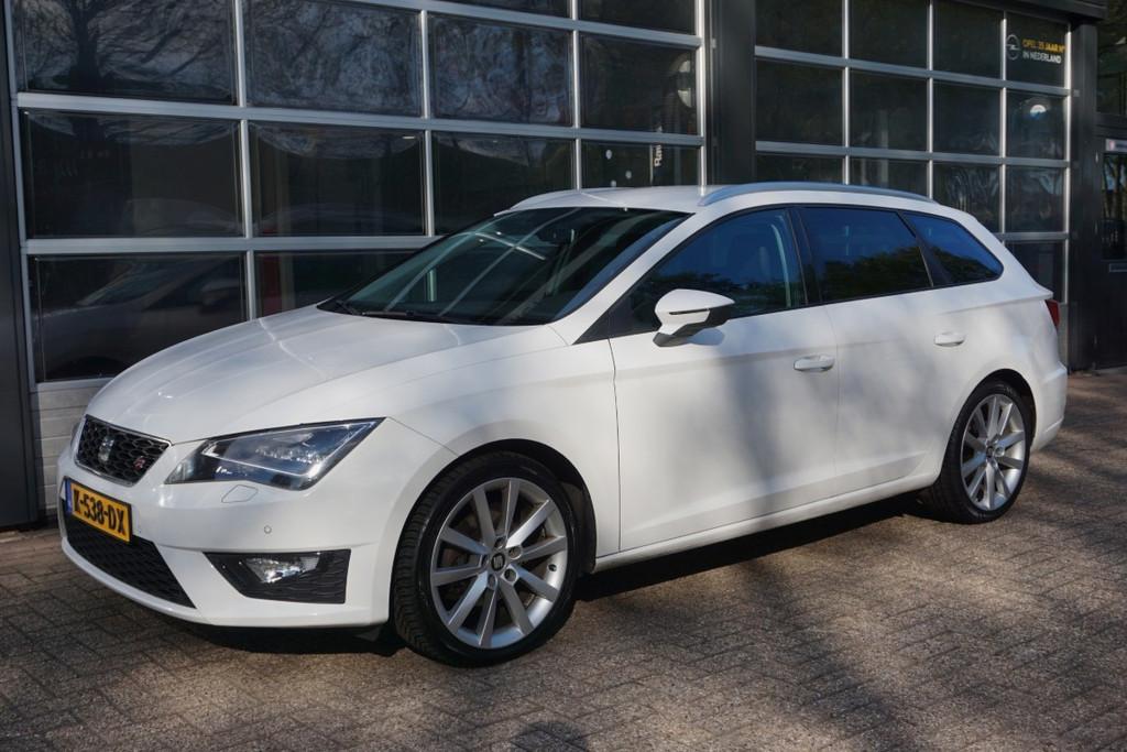 SEAT Leon ST 1.4 EcoTSI FR Connect (bj 2016, automaat), Auto's, Seat, Gebruikt, Euro 6, 4 cilinders, 150 pk