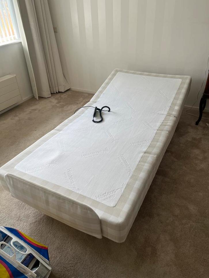 Hästens elektrisch bed 105x215 cm incl. matras, Huis en Inrichting, Slaapkamer | Bedden, Zo goed als nieuw, Eenpersoons, 100 cm