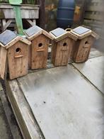 Natuurlijke nestkastjes van hergebruikt hout voor mezen, Ophalen