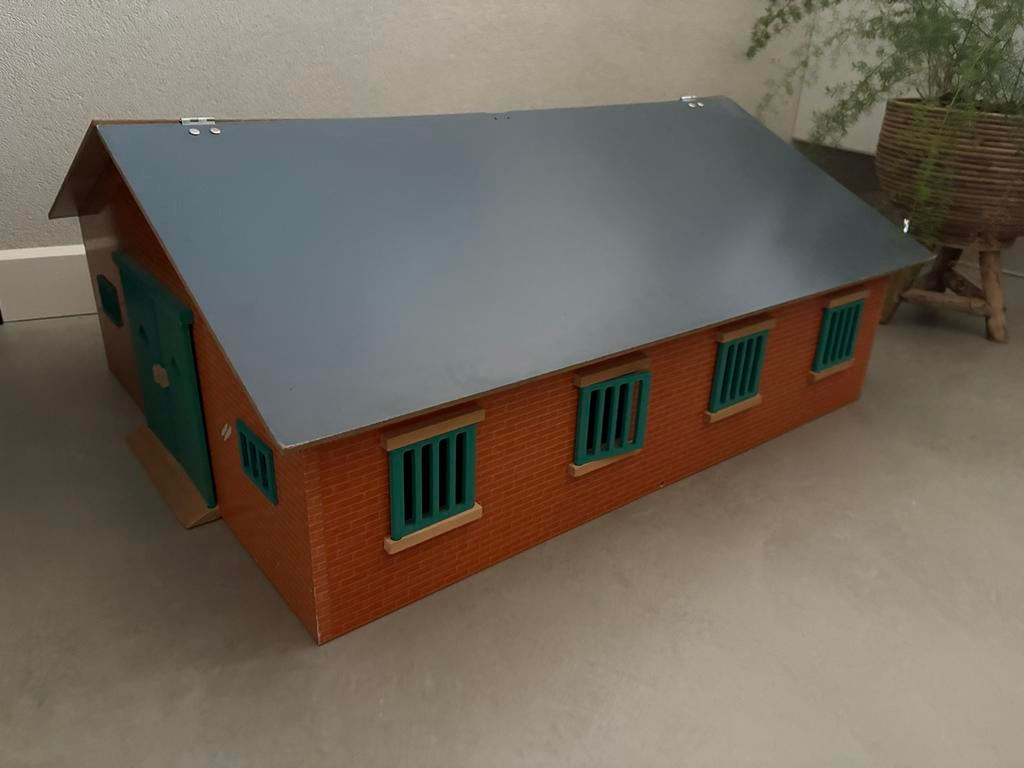 Kids Globe Paardenstal met 7 boxen, 1:24, Ophalen, Gebruikt, Jongen of Meisje