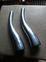 2 Design vazen metaal zilver L 37 cm br 9 cm, Ophalen of Verzenden, Overige kleuren, Overige materialen, Minder dan 50 cm