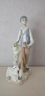 Casade porselein, Ophalen, Dier