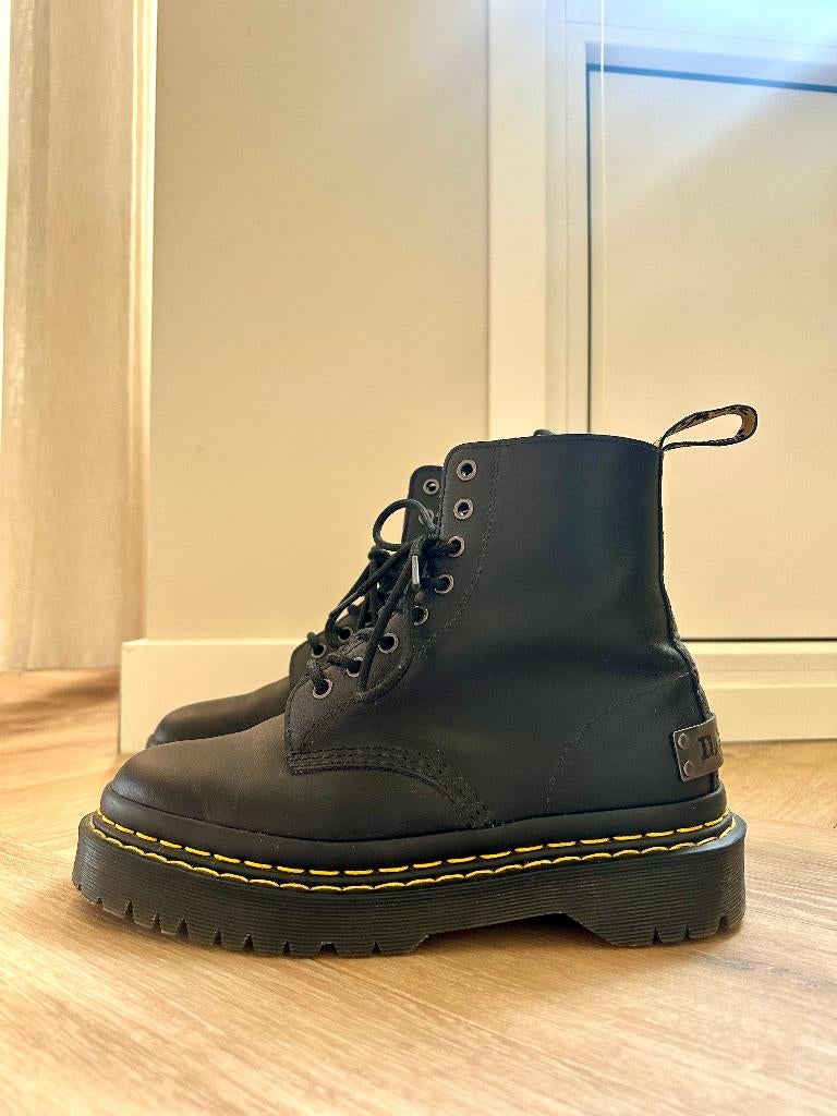 Dr Martens 1460 Bex maat 41 (valt als 40) bijna nieuw, Zwart, Lage of Enkellaarzen, Ophalen of Verzenden, Dr. Martens