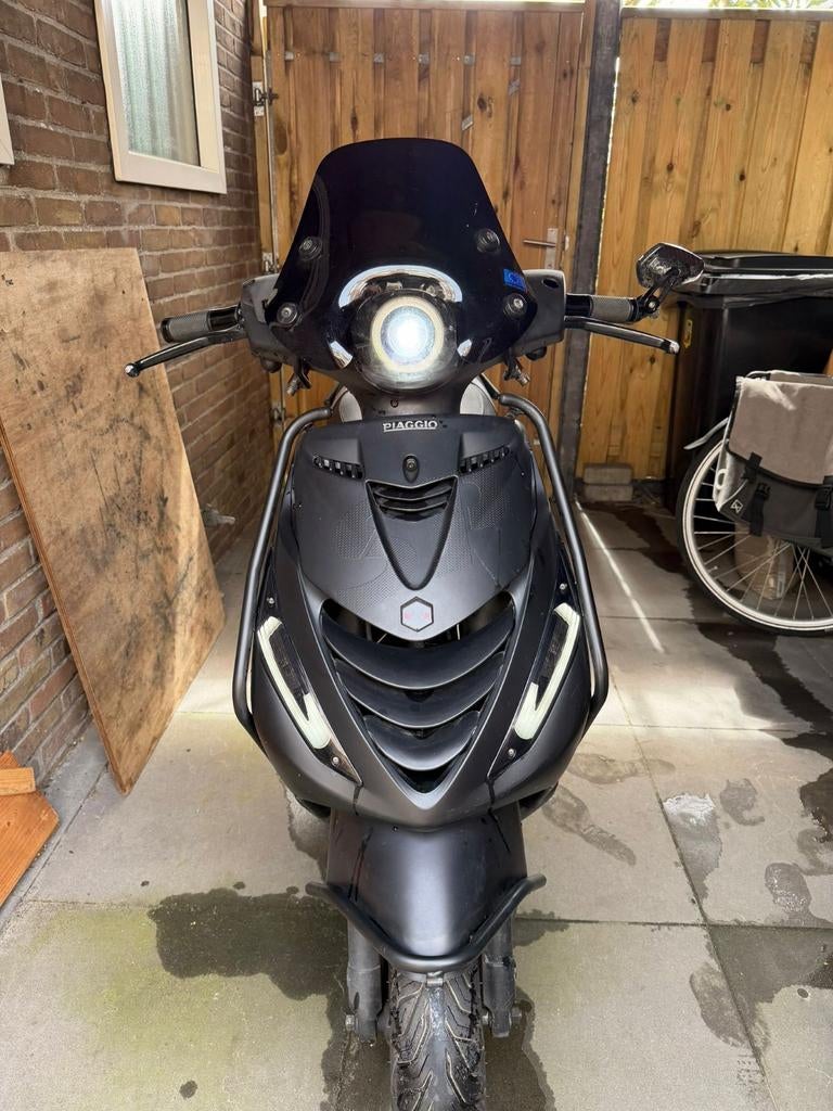 Piaggio Zip 2017 Geel Kenteken - Gebruikt, Fietsen en Brommers, Ophalen, Gebruikt, Maximaal 45 km/u, Zip