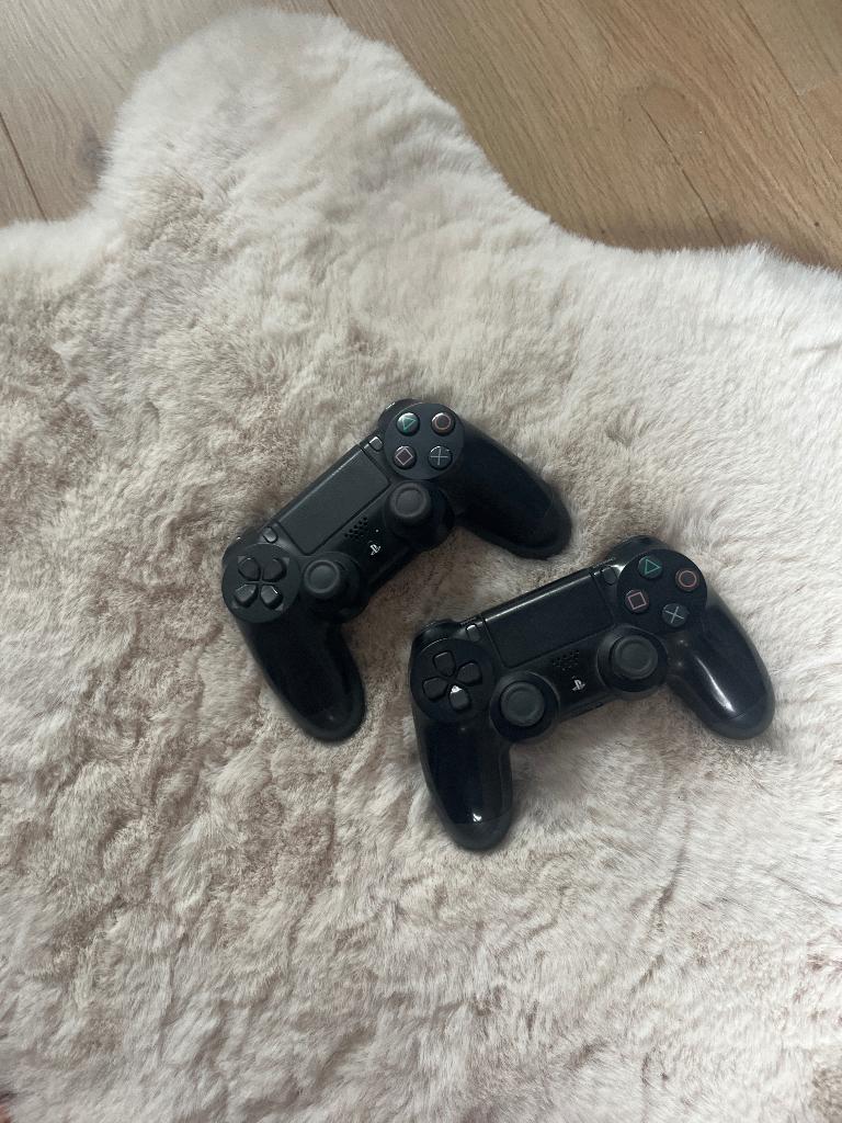 PlayStation 4!, Ophalen, Met games, Met 2 controllers, Zo goed als nieuw