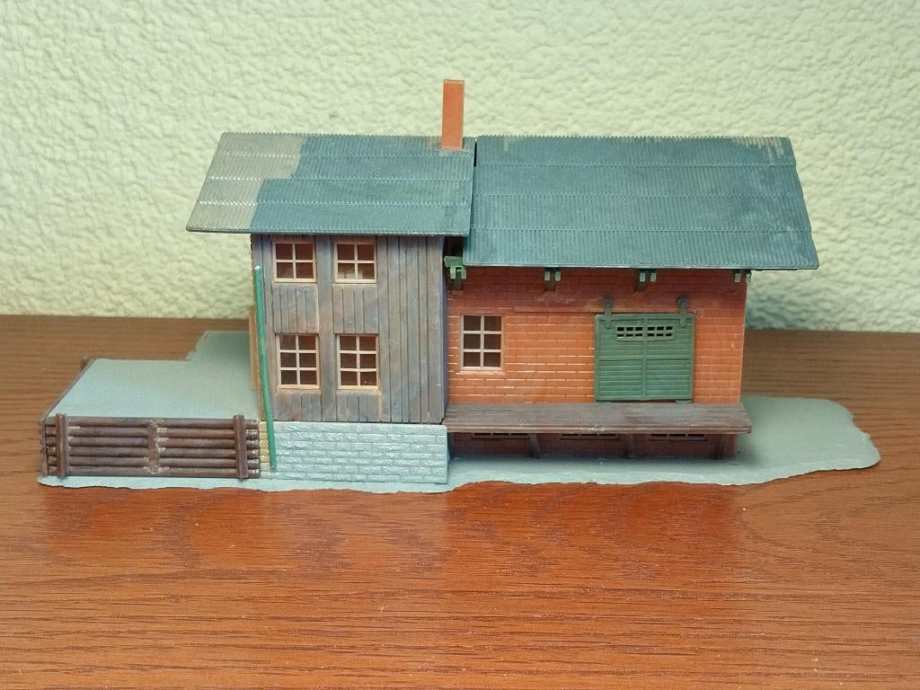Faller B-154 - Goederenstation, Overige merken, Gebruikt, Gelijkstroom of Wisselstroom, Brug, Tunnel of Gebouw