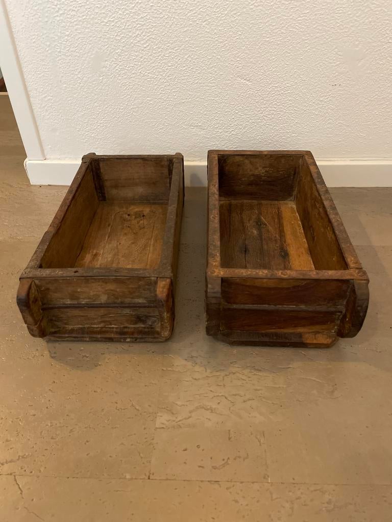 Twee oude houten bakken/ plantenbak/ steenmal/ opbergbak, Ophalen of Verzenden