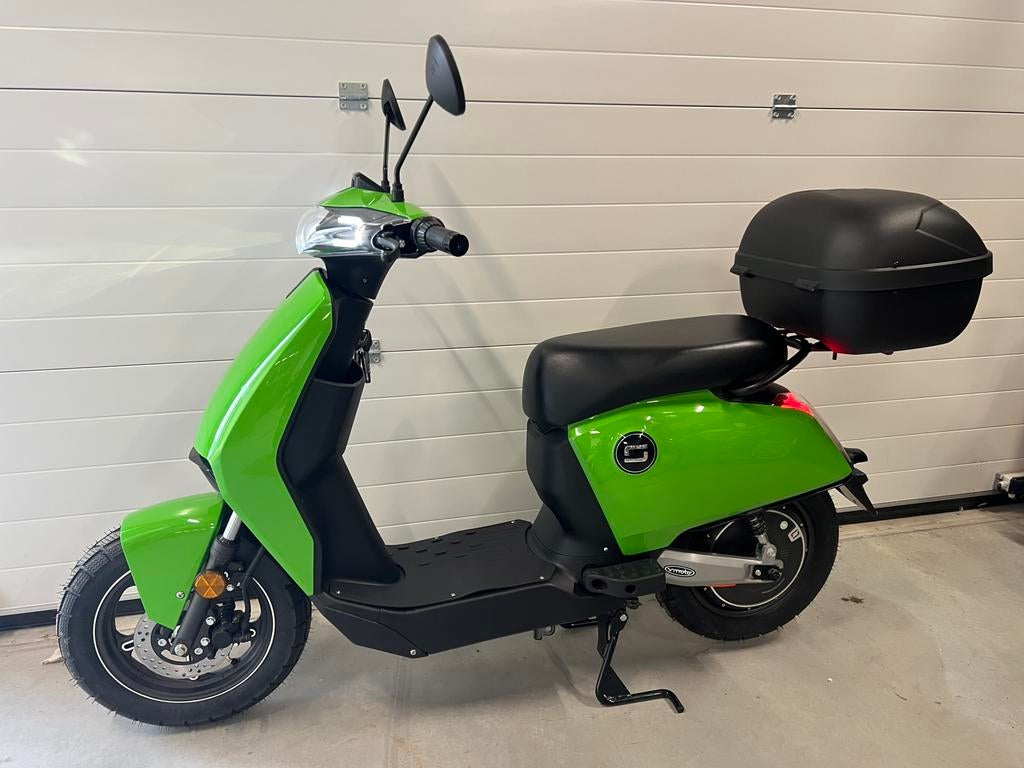 Super Soco CUX met afsluitbare topkoffer en cruise control, Ophalen, Maximaal 45 km/u, Elektrisch, Nieuw