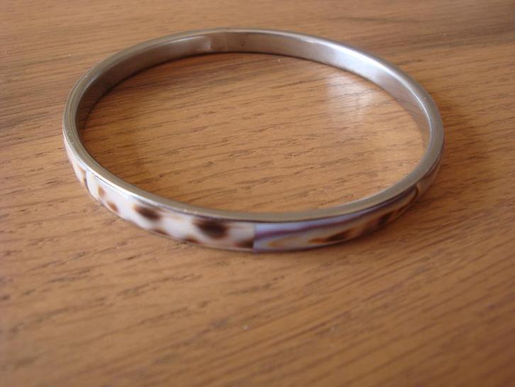 Bangle armband, Sieraden, Tassen en Uiterlijk, Armbanden, Zo goed als nieuw, Overige materialen, Overige kleuren, Ophalen of Verzenden