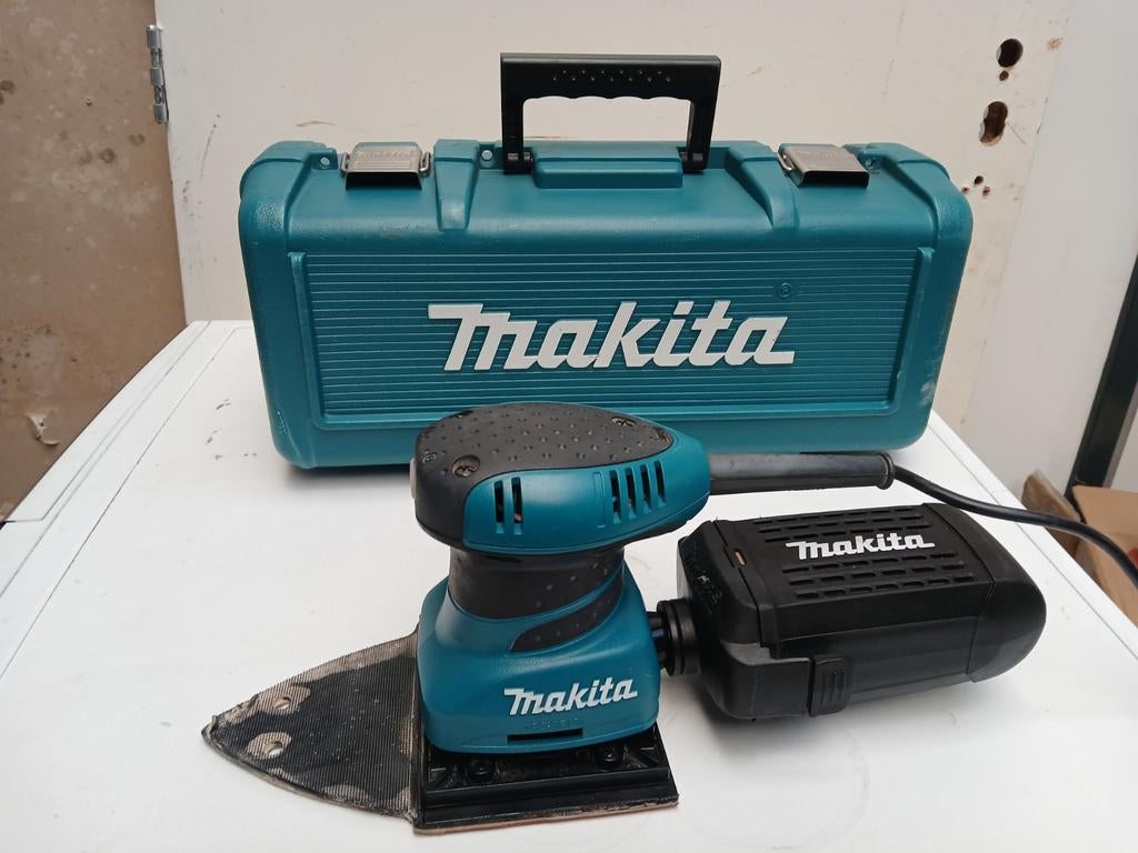 Makita BO4565 Vlakschuurmachine met koffer - 200W, Doe-het-zelf en Verbouw, Ophalen, Gebruikt, Minder dan 600 watt, Vlakschuurmachine