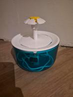 Automatisch katten water fonteintje/ kattenfontein ZGN bloem, Dieren en Toebehoren, Ophalen of Verzenden, Automatisch, Zo goed als nieuw