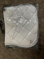 Wit zadeldekje, Dieren en Toebehoren, Paarden en Pony's | Dekens en Dekjes, Verzenden, Zo goed als nieuw