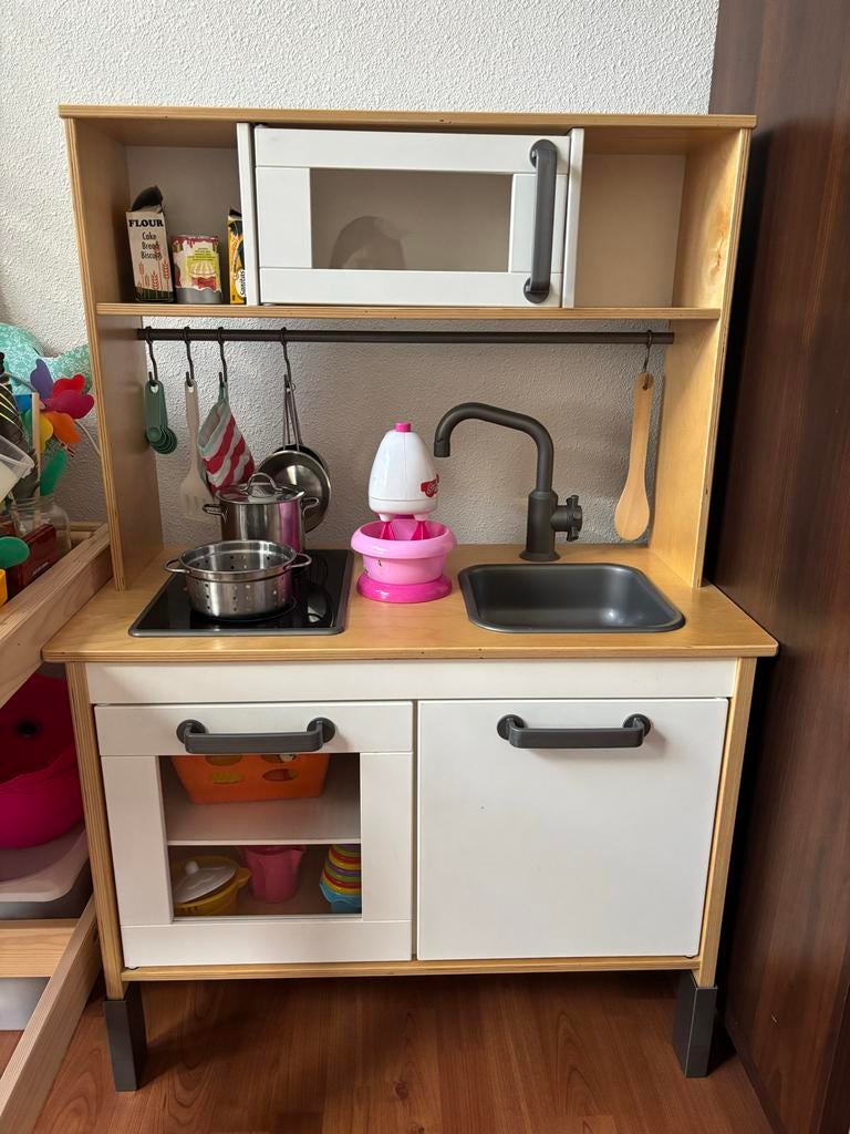 IKEA Speelkeuken met bewegende mixer en accessoires, Ophalen, Zo goed als nieuw, Hout, Speelkeuken